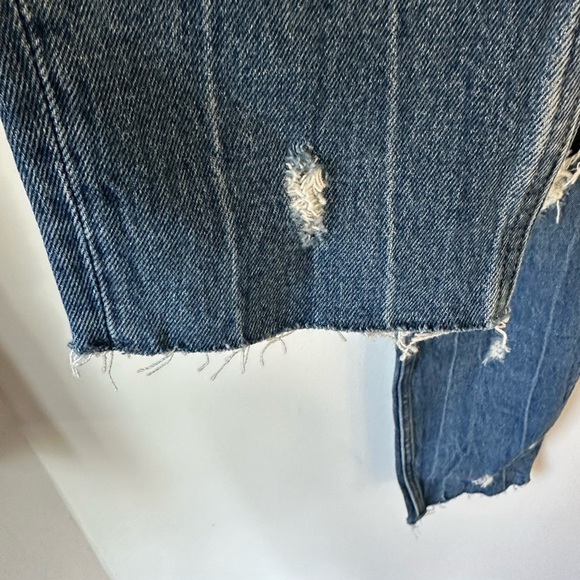 Abercrombie and Fitch The Mom High Rise Distressed Denim Jeans Size 26 2 Raw Hem - Picture 6 of 6